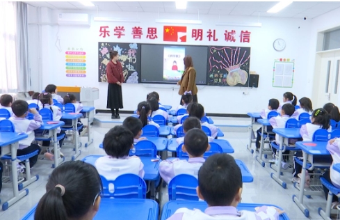 万象启新篇 逐梦正当时——我市各校开学第一天